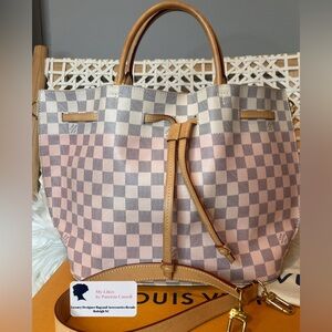 Louis Vuitton Girolata in Damier Azur Ombre W Pink interior
wBox, Dust Bag strap